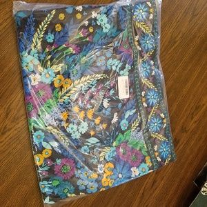 Vera Bradley grand tote in midnight blue